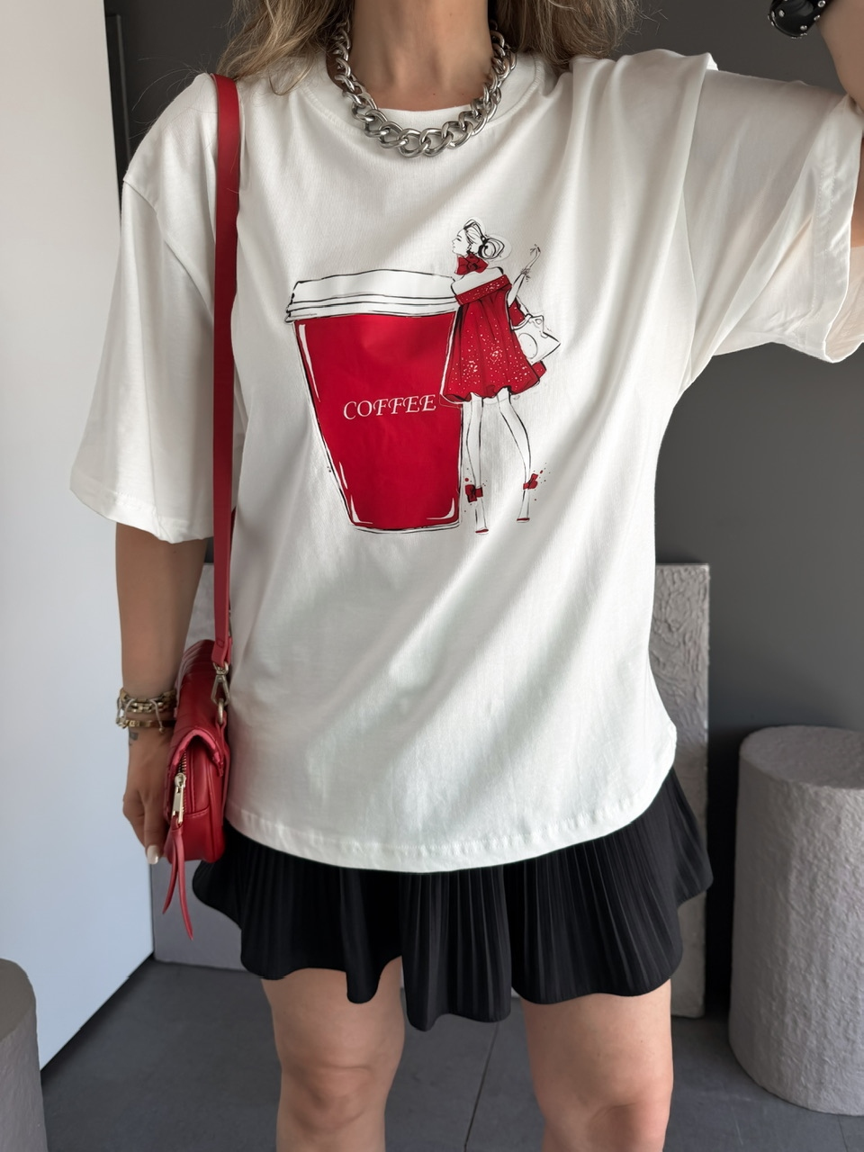 Kırmızı Kızlı Coffee Tshirt