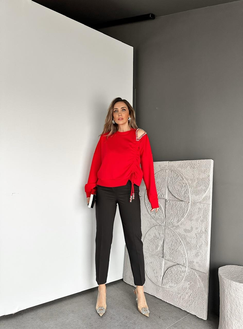 Kırmızı Omuz Dekolteli Taşlı Sweatshirt