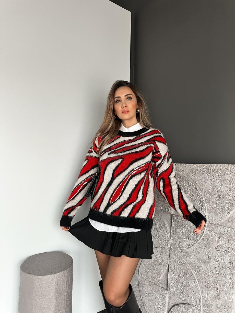 Kırmızı Payetli Jakarlı Kazak