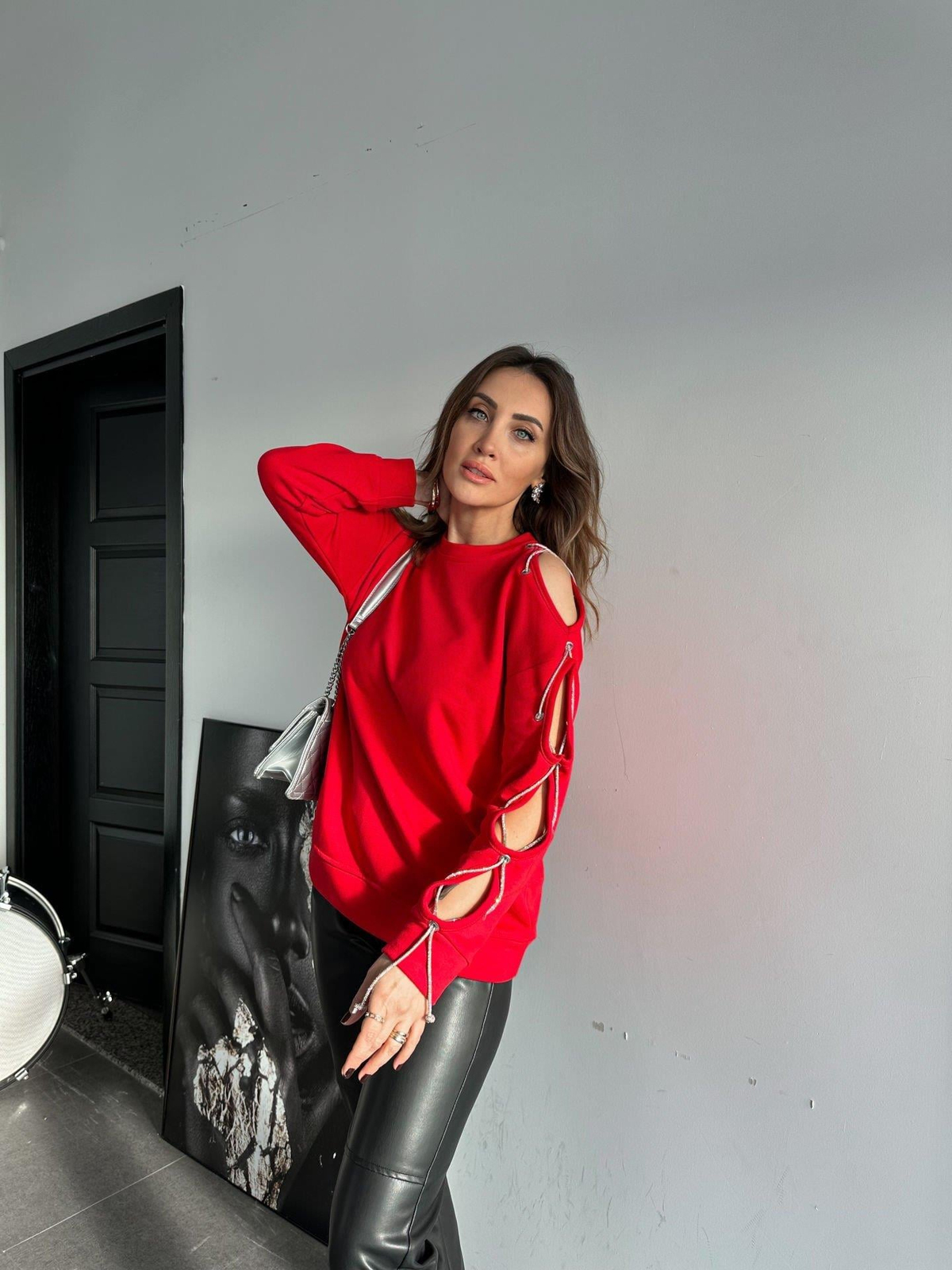 Kırmızı Tek Kolu İşlemeli Sweatshirt