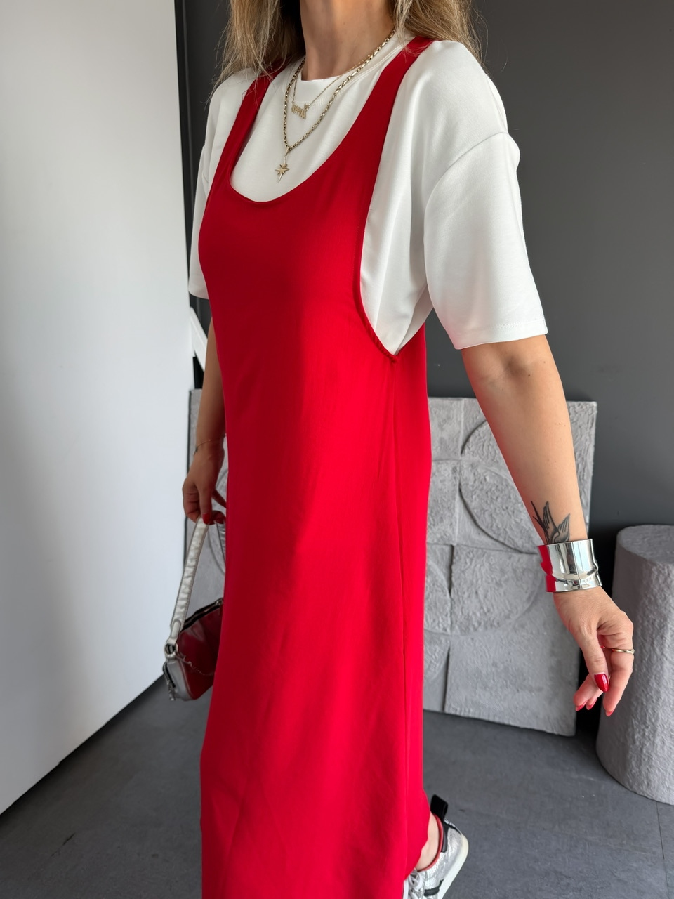 Kırmızı Tshirtlü Askılı Basic Elbise