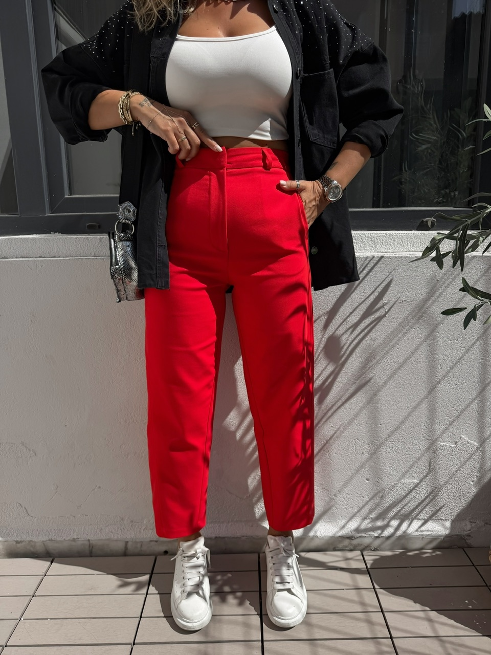 Kırmızı Yan Dikişli Spor Kesim Pantolon