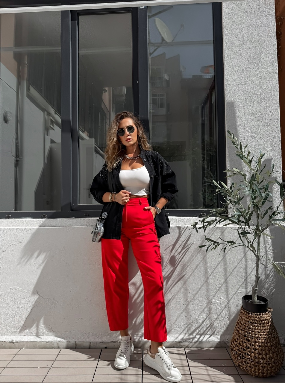 Kırmızı Yan Dikişli Spor Kesim Pantolon