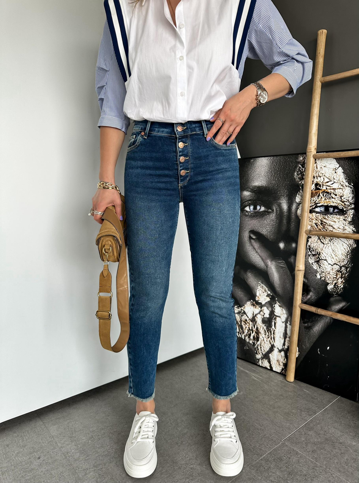 Koyu Mavi Düğmeli Jean
