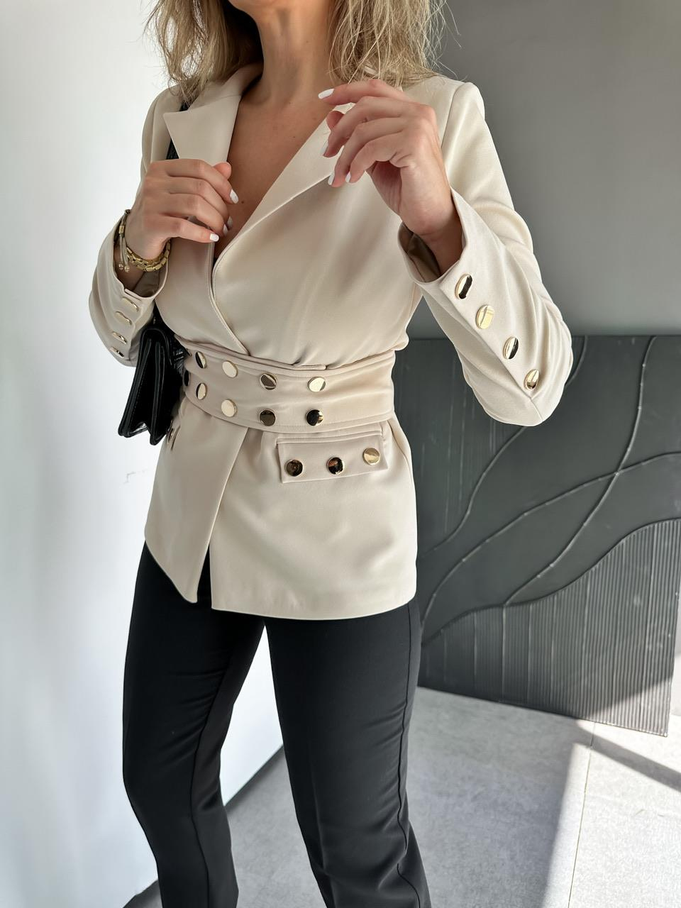 Krem Çıtçıt Detaylı Kuşaklı Blazer Ceket