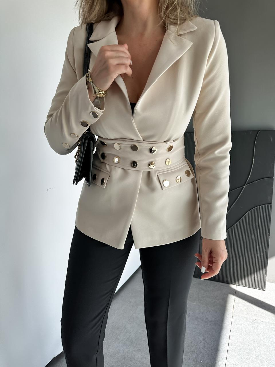 Krem Çıtçıt Detaylı Kuşaklı Blazer Ceket