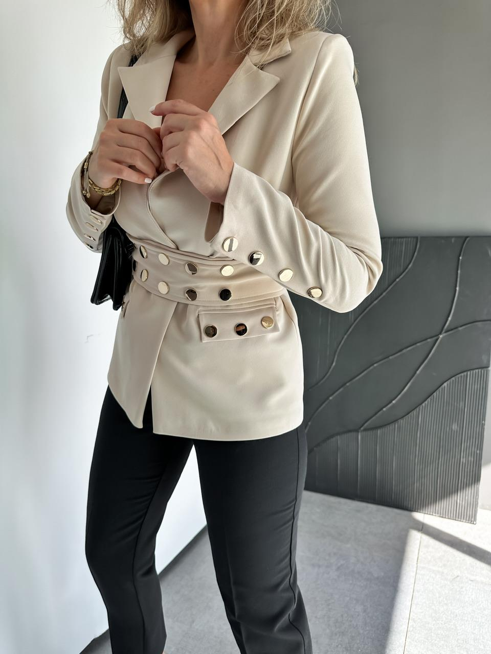 Krem Çıtçıt Detaylı Kuşaklı Blazer Ceket