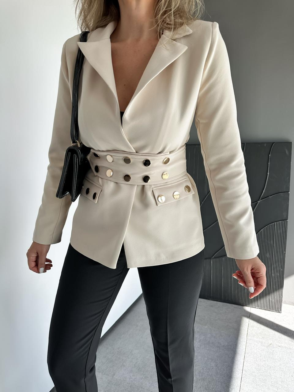 Krem Çıtçıt Detaylı Kuşaklı Blazer Ceket