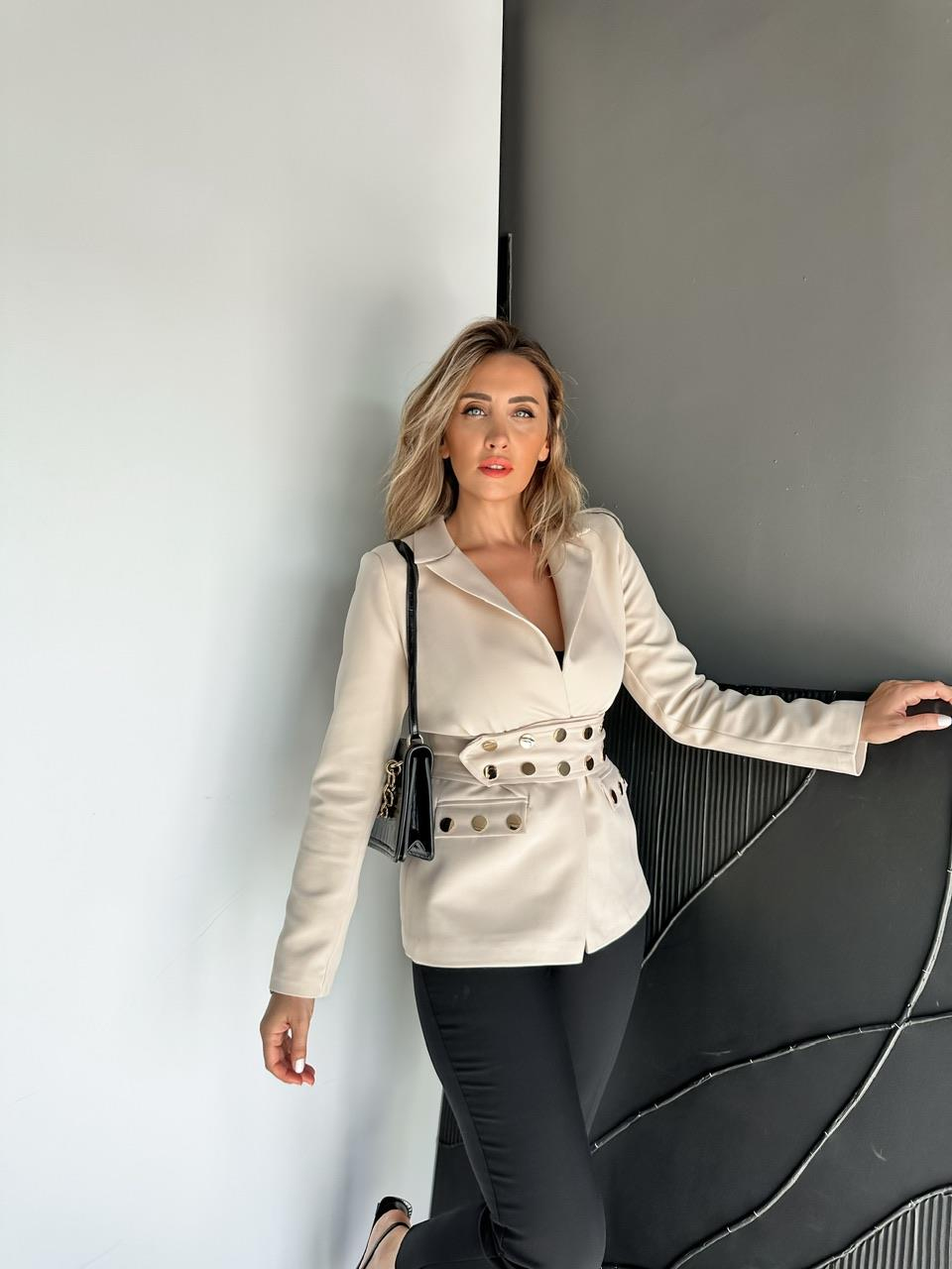 Krem Çıtçıt Detaylı Kuşaklı Blazer Ceket