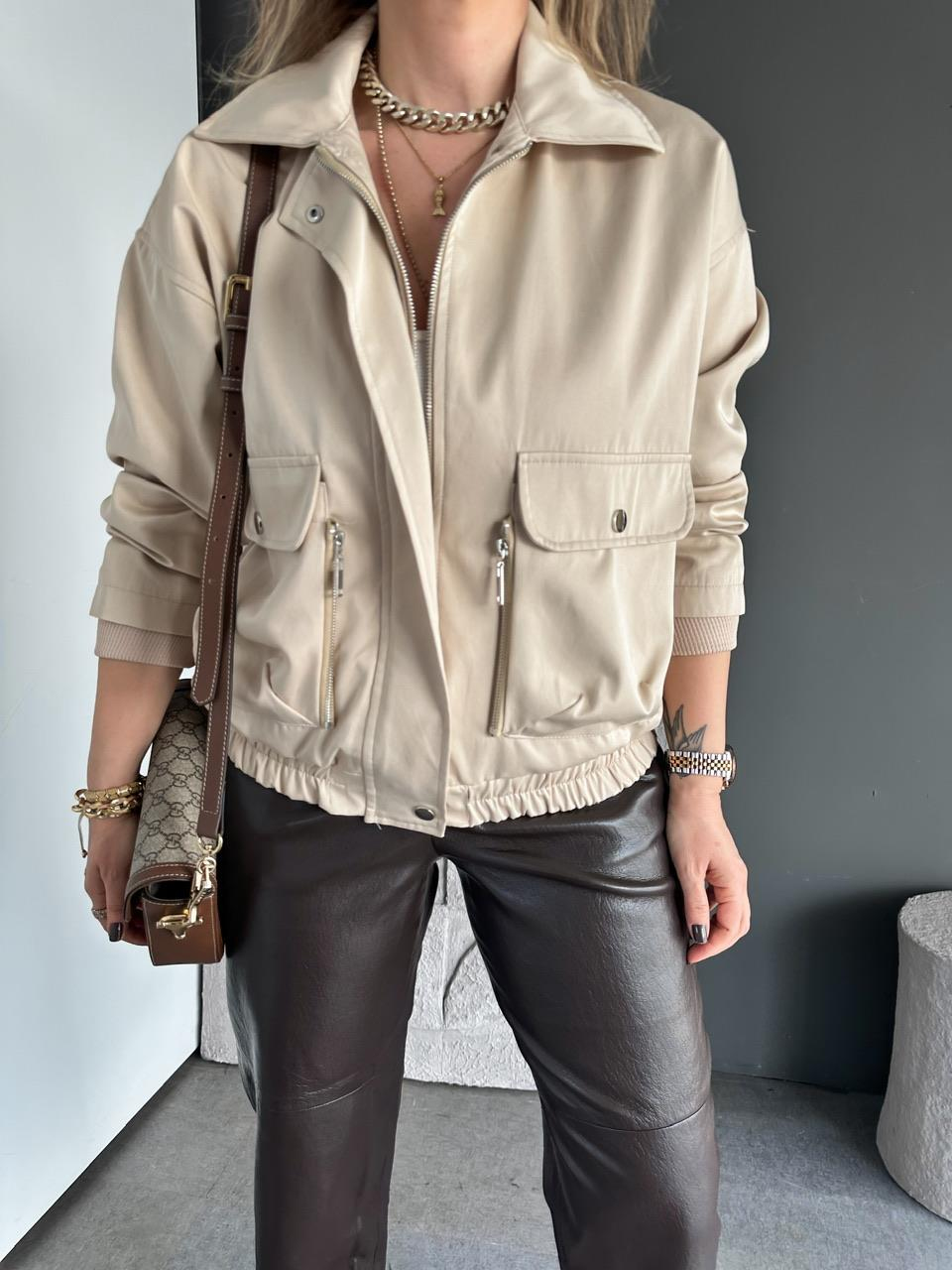 Krem Fermuarlı Çıtçıtlı Cepli Ceket