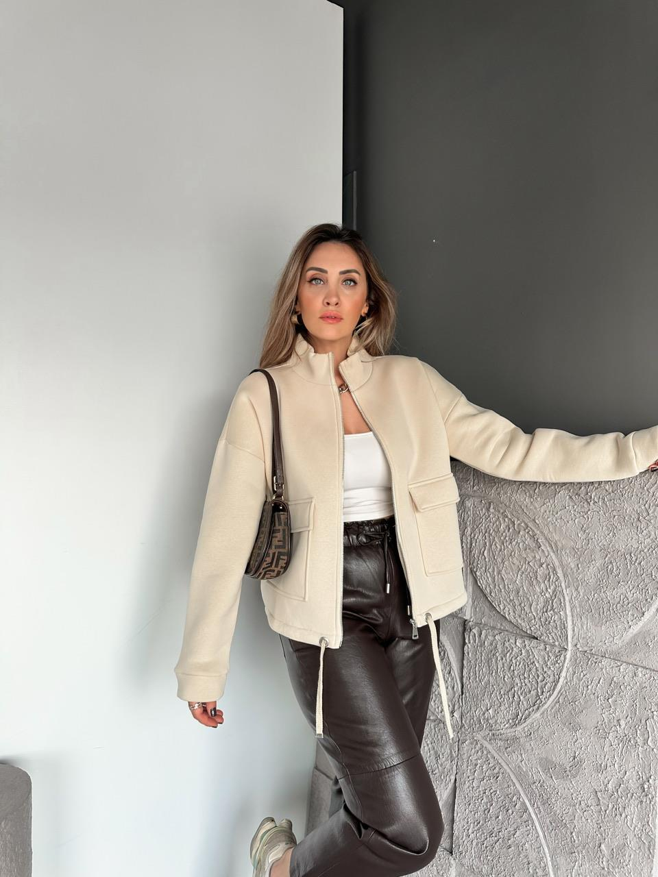 Krem Kapak Cepli Şardonlu Sweatshirt