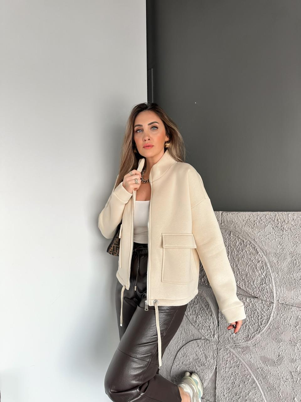 Krem Kapak Cepli Şardonlu Sweatshirt