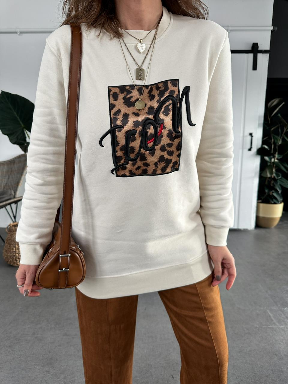 Krem Leopar Parçalı Uzun Sweatshirt