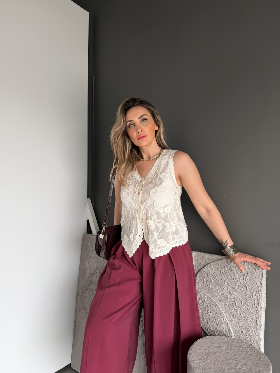 Krem Nakışlı Fistolu Yelek