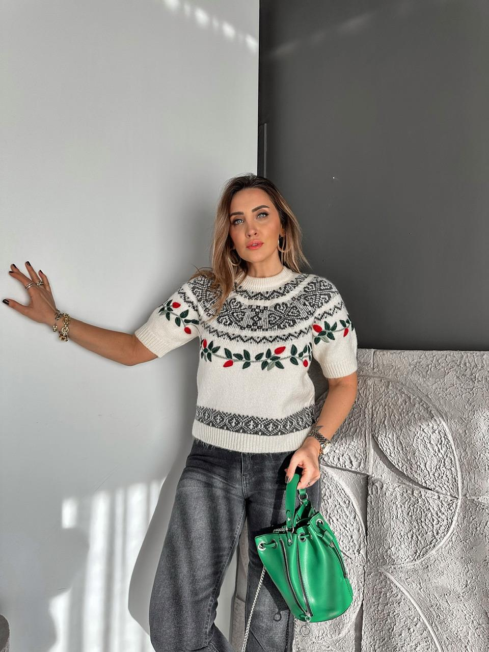 Krem Nakışlı Kısa Kollu Triko