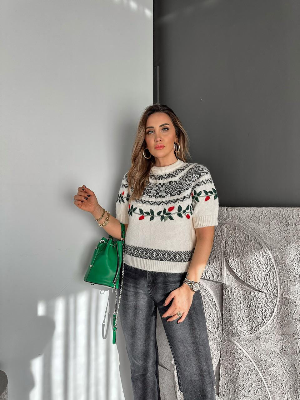 Krem Nakışlı Kısa Kollu Triko