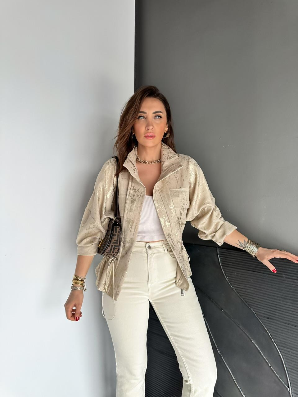 Krem Parlak Dokulu Büzgülü Ceket