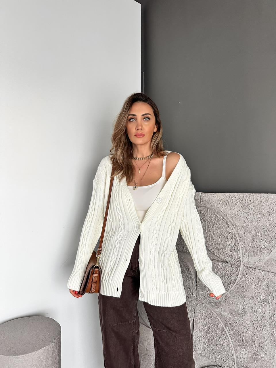 Krem Saç Örgülü Marka Model Hırka