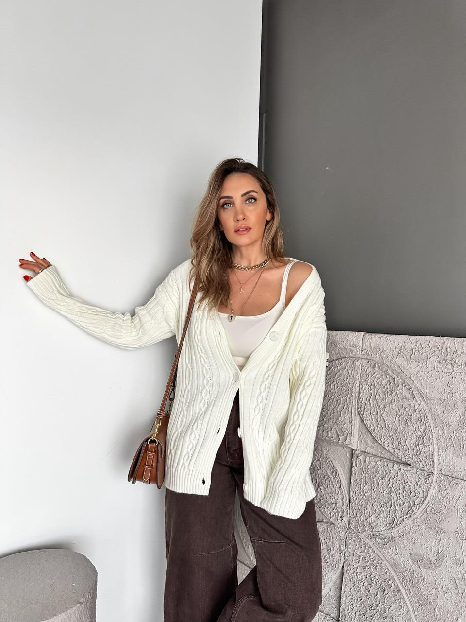Krem Saç Örgülü Marka Model Hırka