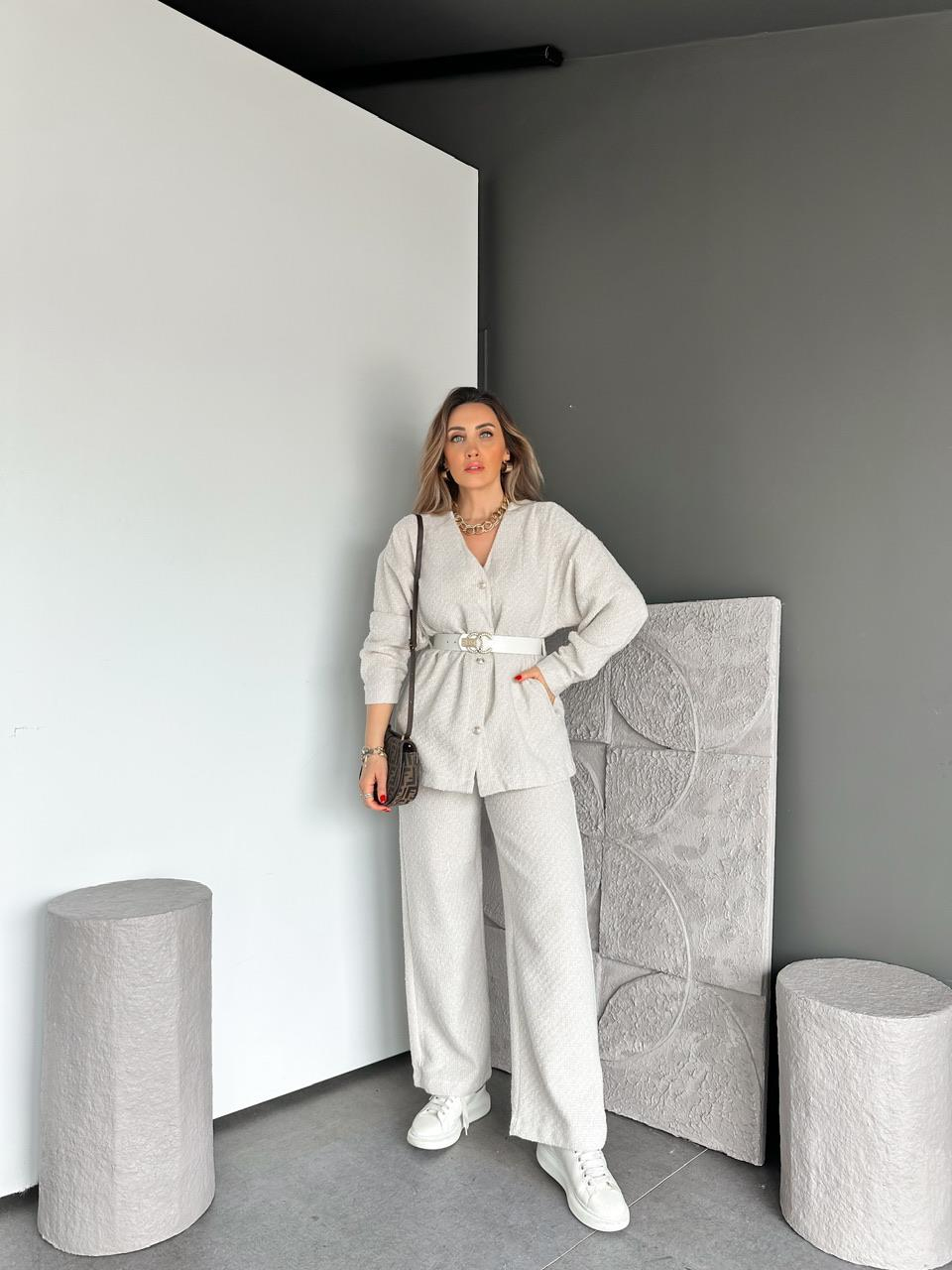 Krem Simli Marka Model Tüvit Takım