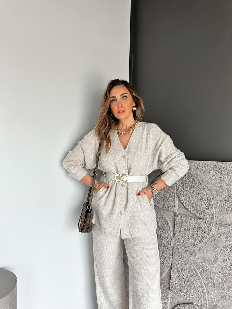 Krem Simli Marka Model Tüvit Takım