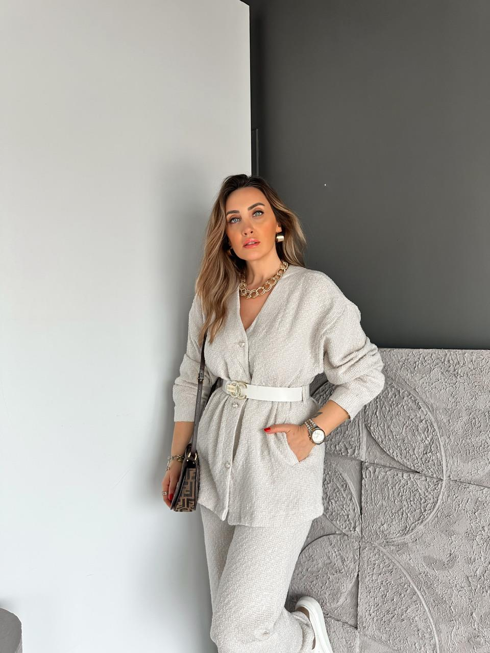 Krem Simli Marka Model Tüvit Takım