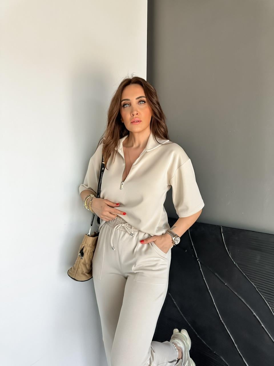 Krem Yaka Ve Paçası Fermuarlı Takım