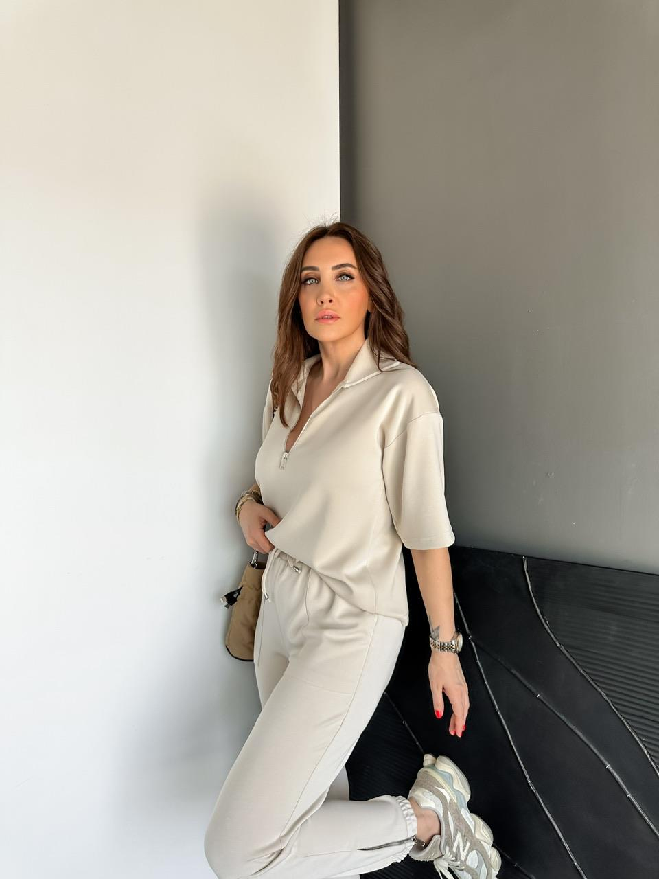 Krem Yaka Ve Paçası Fermuarlı Takım