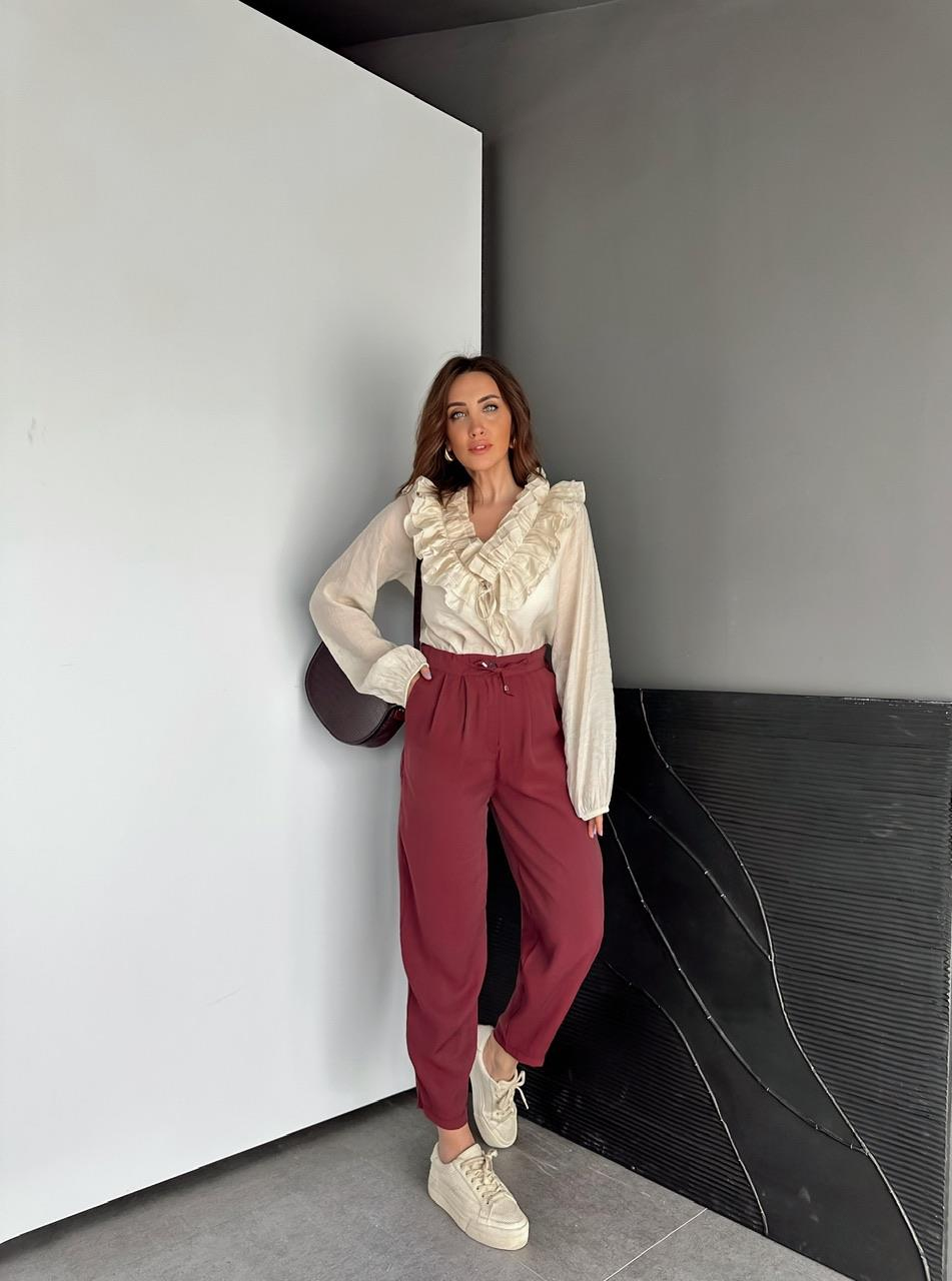 Krem Yakası Fırfırlı İpli Bluz