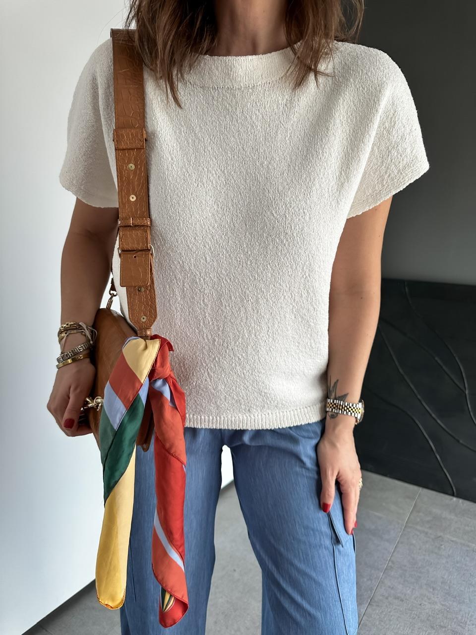 Krem Yarasa Kol Yumuşak Dokulu Tshirt