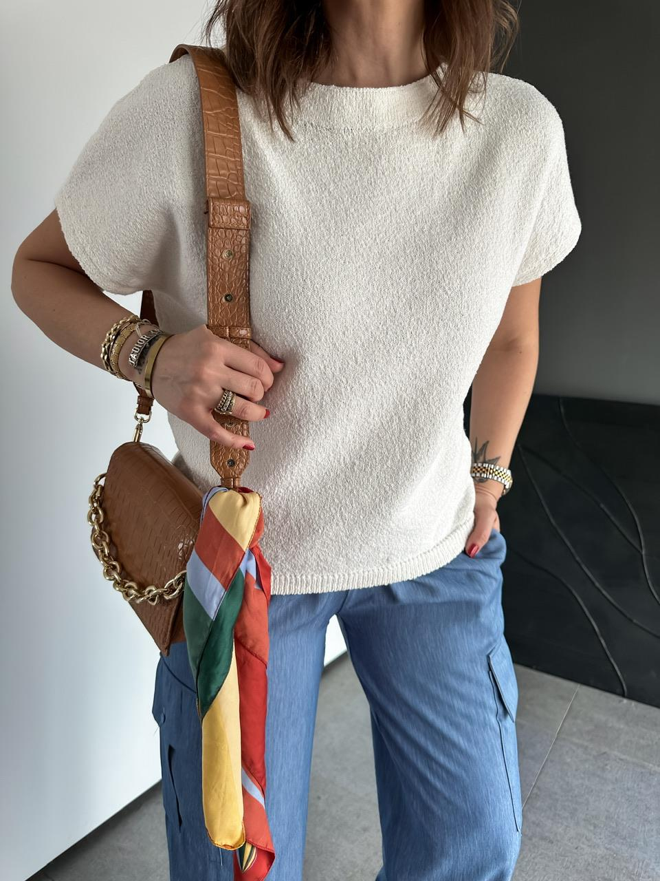 Krem Yarasa Kol Yumuşak Dokulu Tshirt