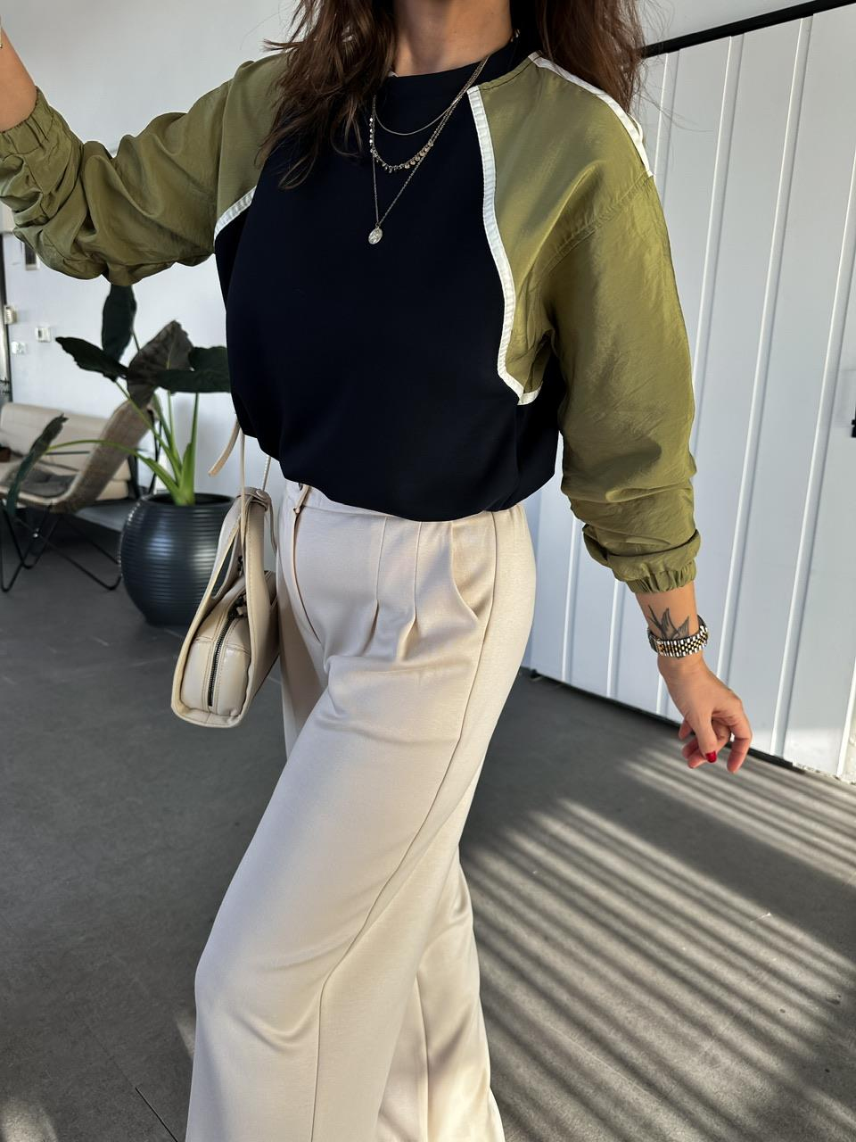 Lacivert Büzgü Kollu Tasarım Sweatshirt