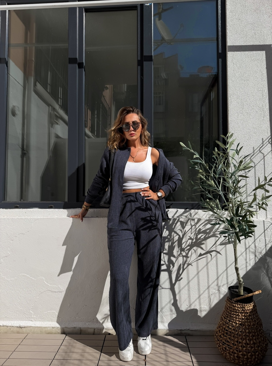 Lacivert Dokulu Likralı Casual Takım