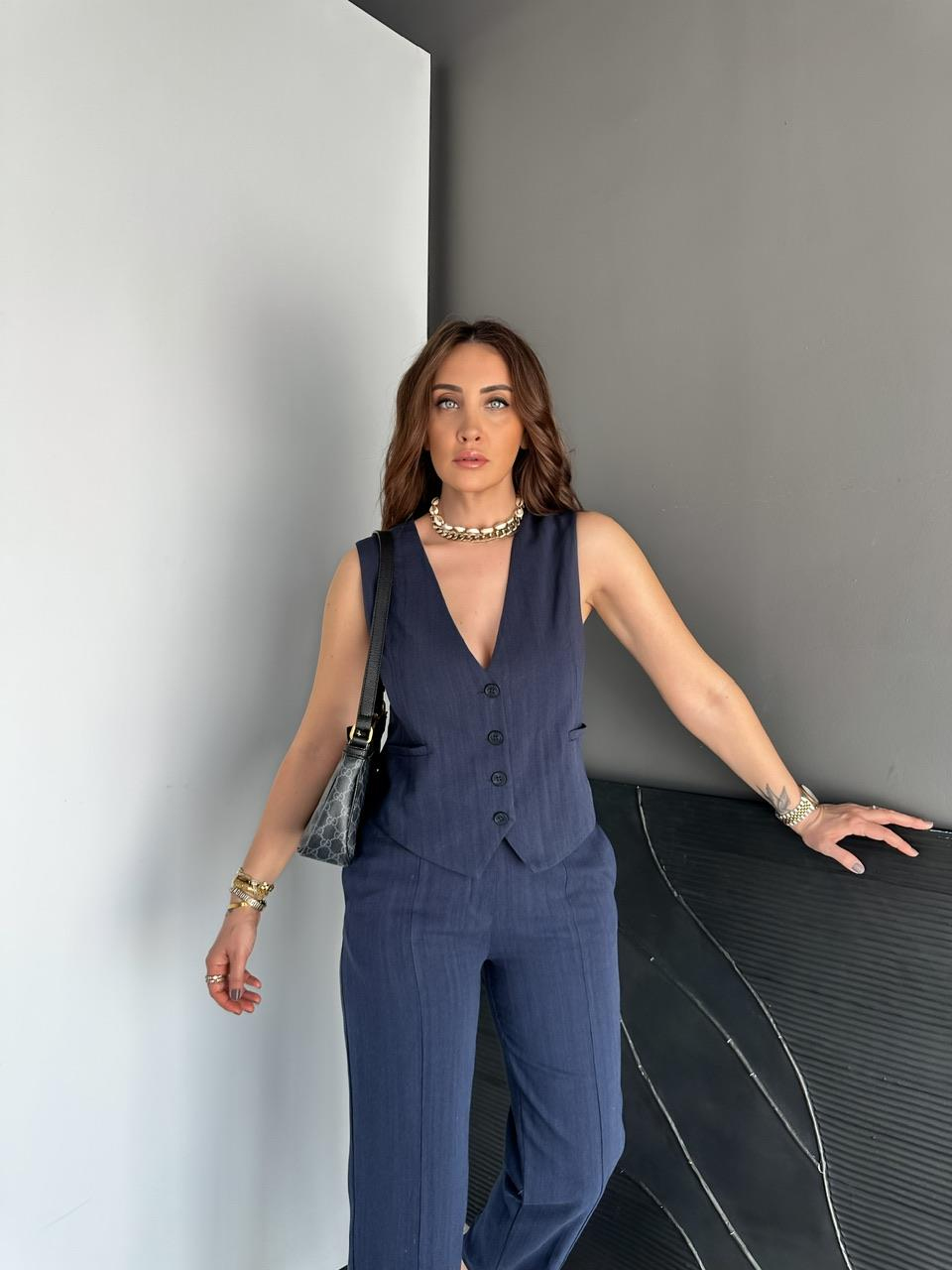 Lacivert Dört Düğme Yelekli Keten Takım