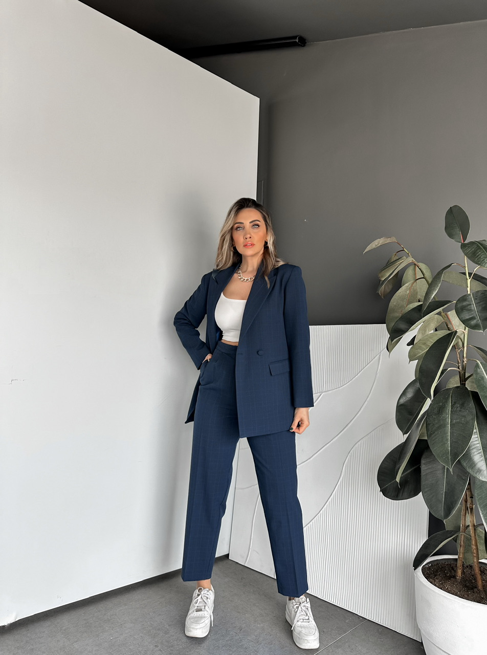 Lacivert Ekose Kaplama Düğmeli Şık Takım