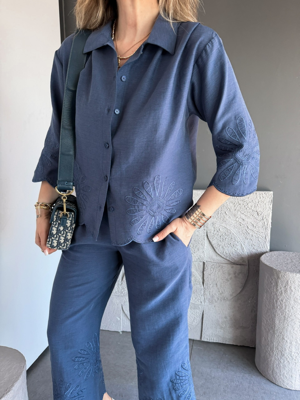 Lacivert Eteği Nakışlı Premium Keten Takım