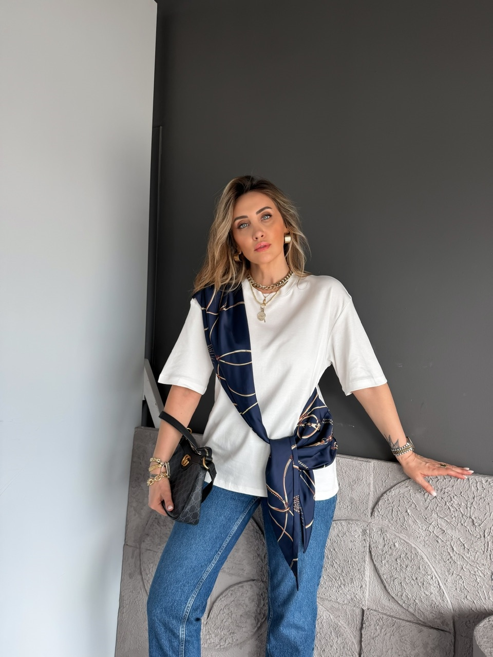 Lacivert Fular Bağlamalı Tshirt