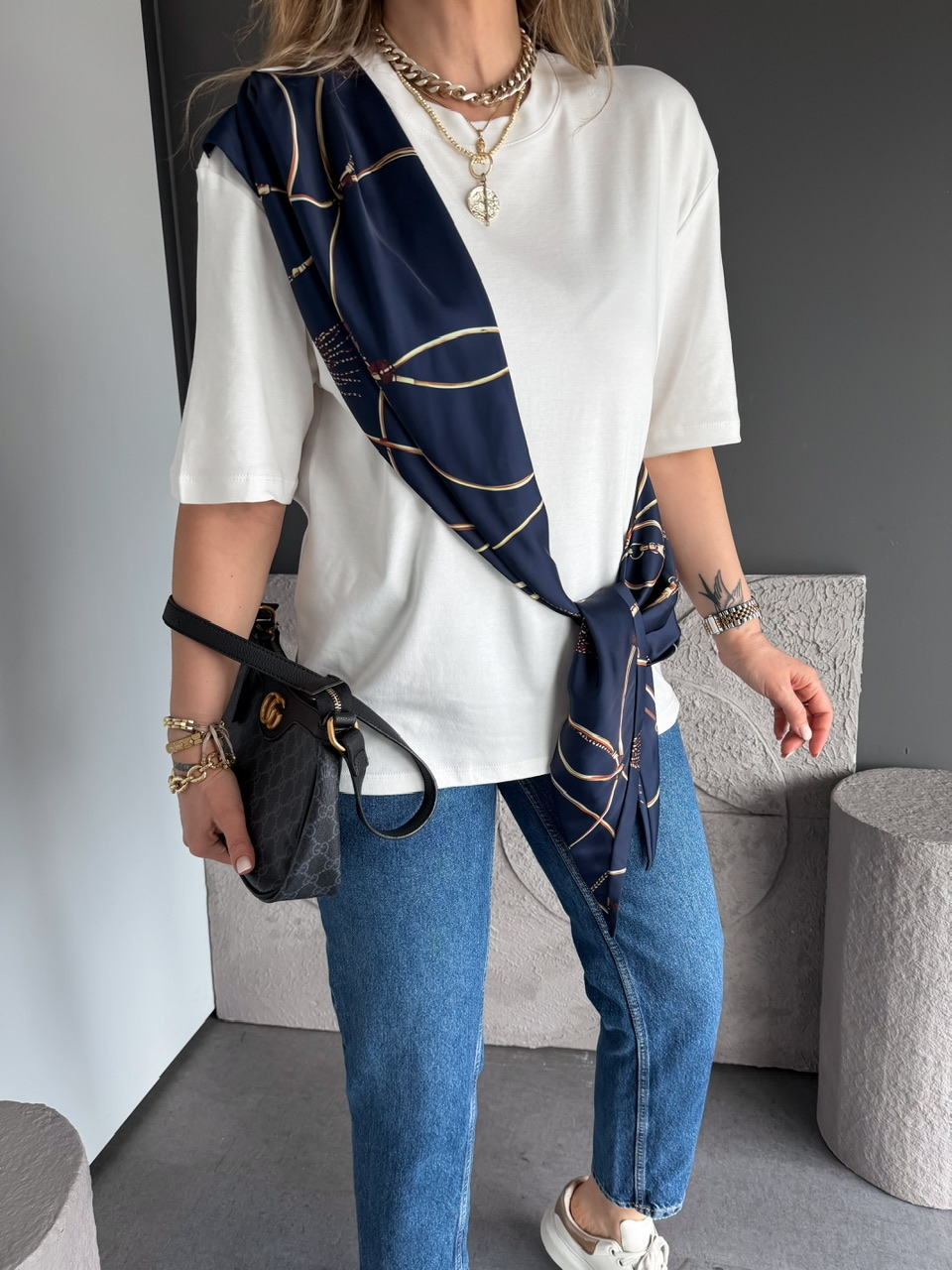 Lacivert Fular Bağlamalı Tshirt