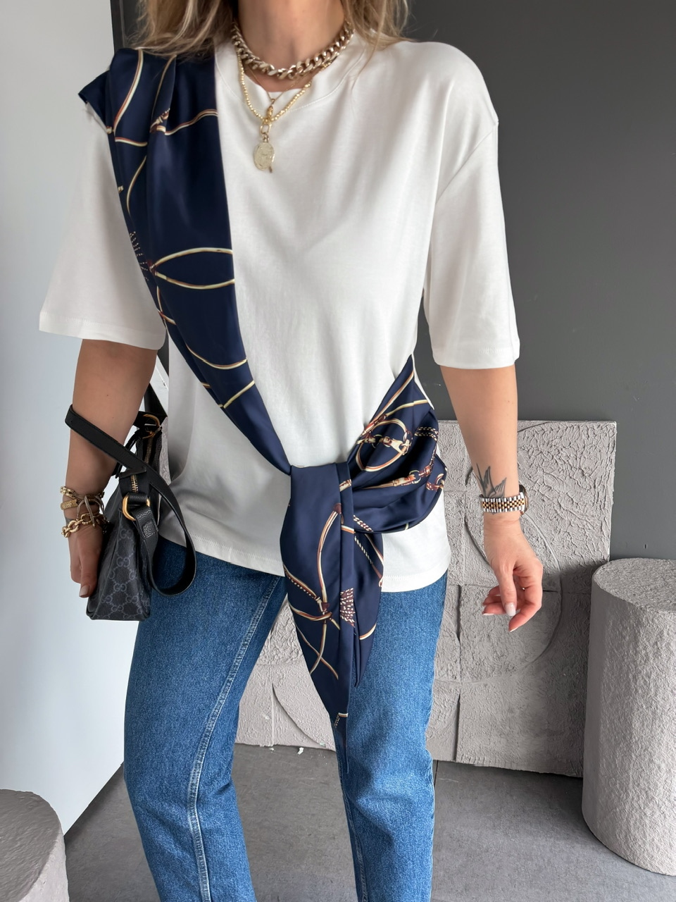 Lacivert Fular Bağlamalı Tshirt
