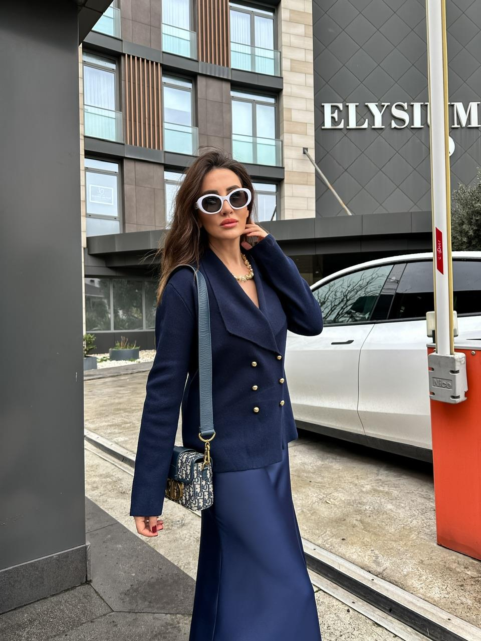 Lacivert Gold Düğmeli Şık Hırka