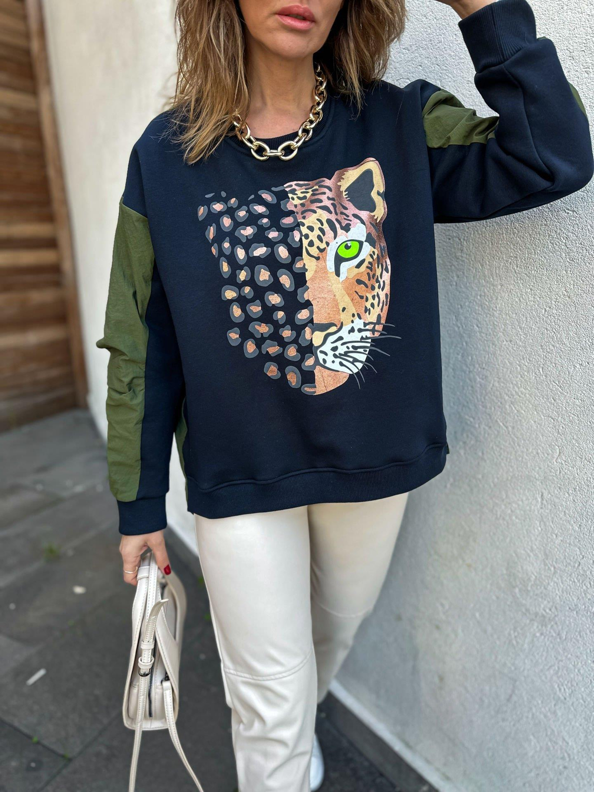Lacivert Kaplan Figürlü Sweatshirt