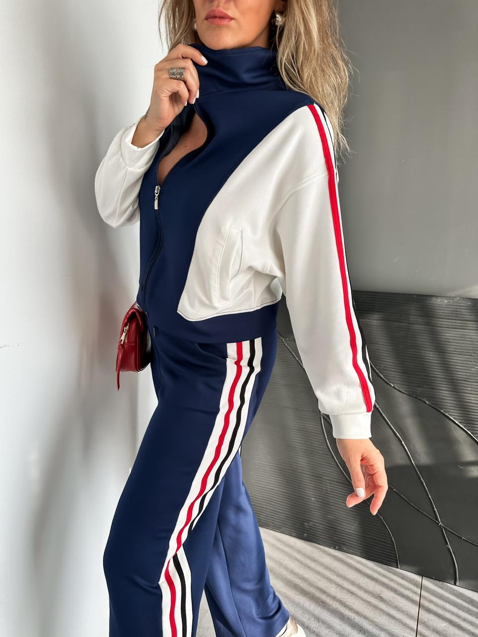 Lacivert Kırmızı Şeritli Spor Takım