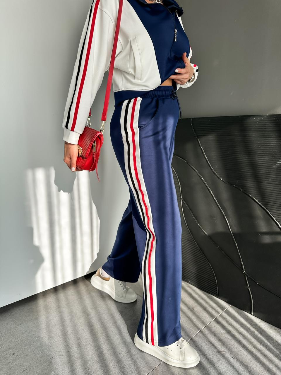 Lacivert Kırmızı Şeritli Spor Takım