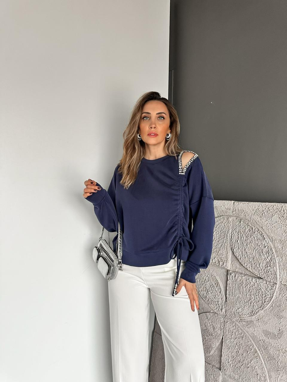 Lacivert Omuz Dekolteli Taşlı Sweatshirt