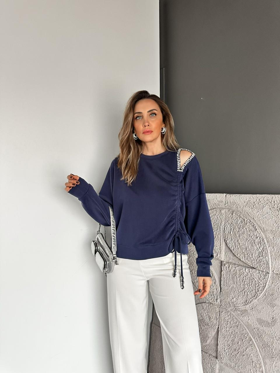 Lacivert Omuz Dekolteli Taşlı Sweatshirt