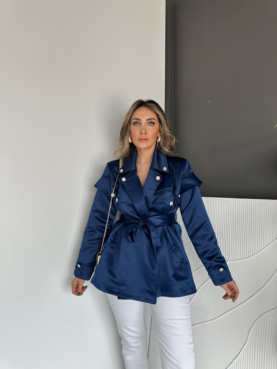 Lacivert Omuz Detaylı Kuşaklı Saten Ceket