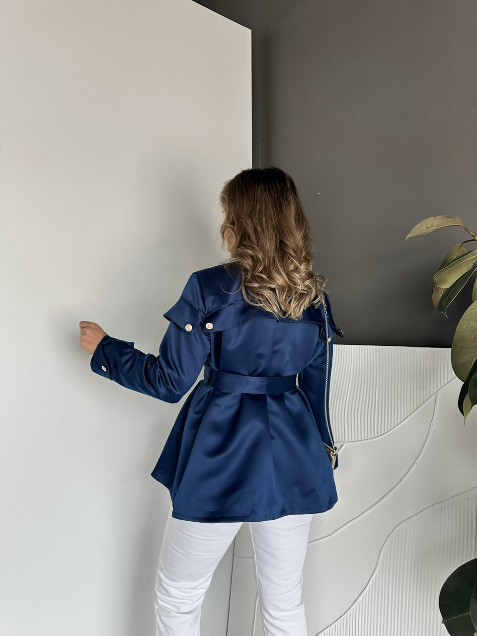 Lacivert Omuz Detaylı Kuşaklı Saten Ceket