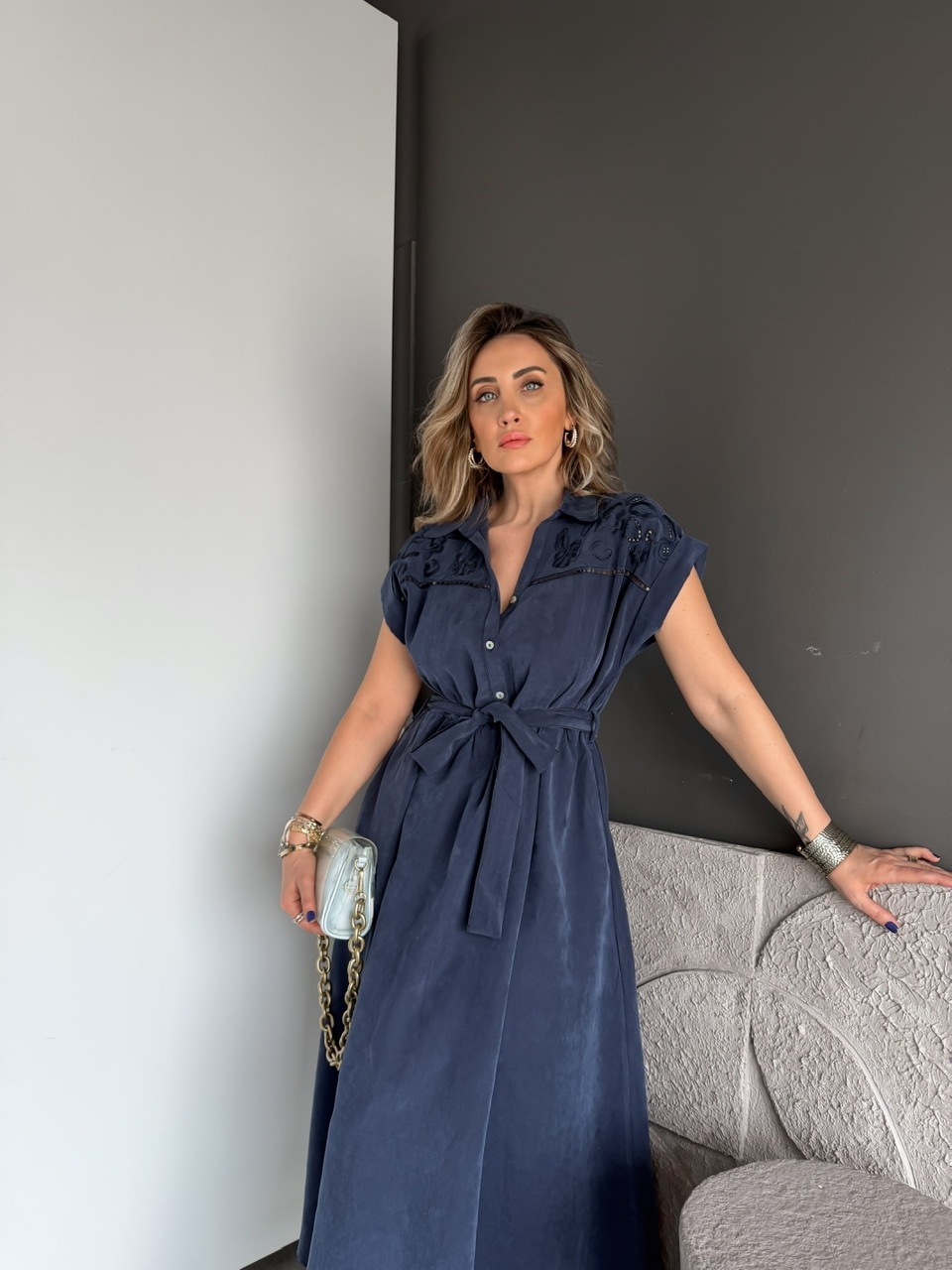 Lacivert Omuzları Nakışlı Beli Lastikli Elbise