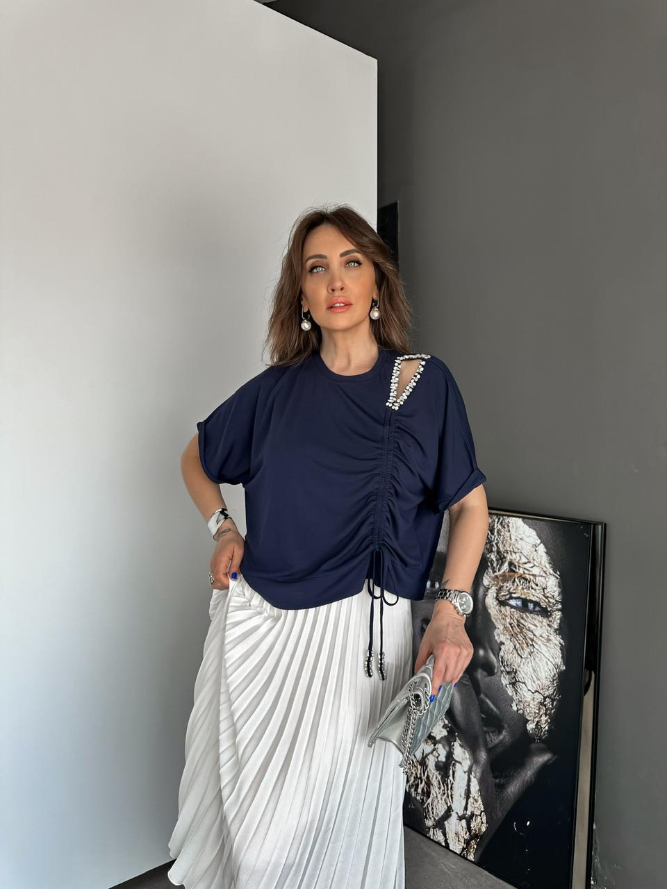 Lacivert Omzu Taşlı Büzgülü Tshirt