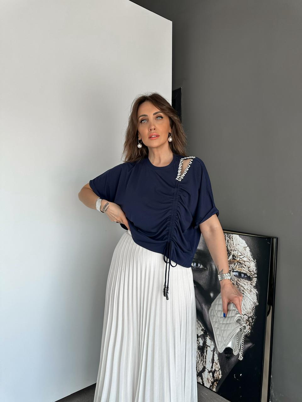 Lacivert Omzu Taşlı Büzgülü Tshirt